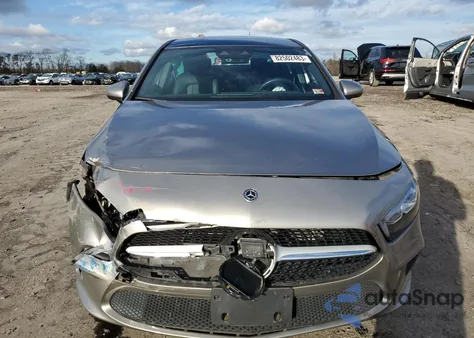 2019 Mercedes-Benz A 220 z USA, uszkodzony, nr VIN WDD3G4EB2KW021562